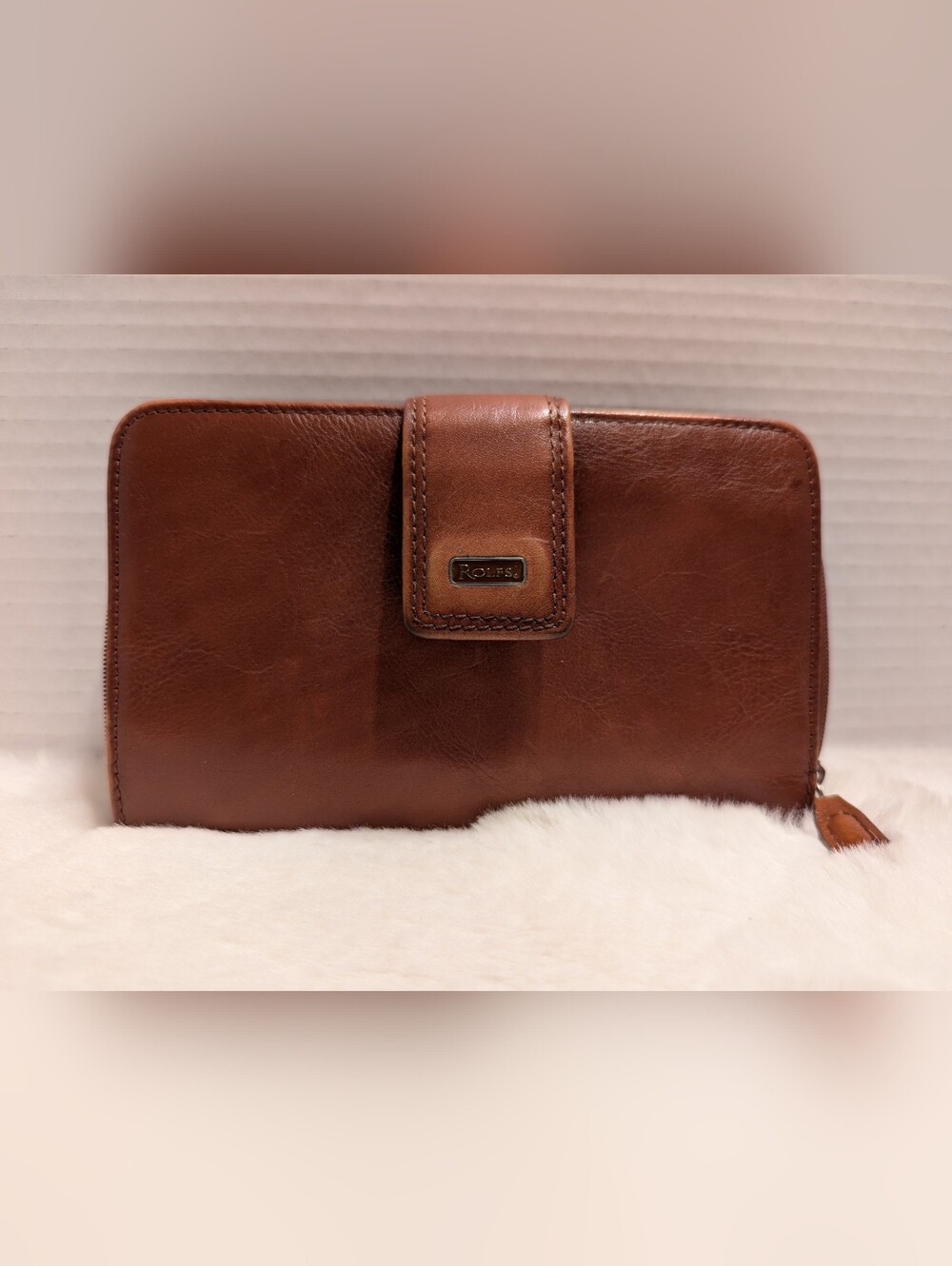 Rolfs Vintage Leather Zip-Around Clutch Wallet